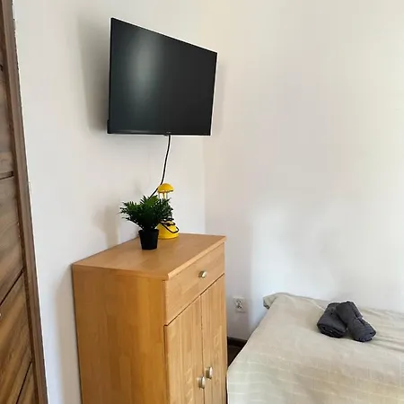 Apartament Gizmo 2 *